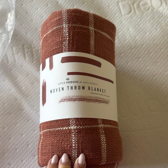 Woven Throw Blanket - Cozy Brown - Picture 2 of 5